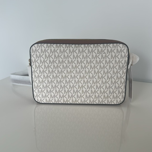 NWT - Michael Kors Jet Set Logo Crossbody Large East West Bag (Vanilla) - Picture 2 of 9